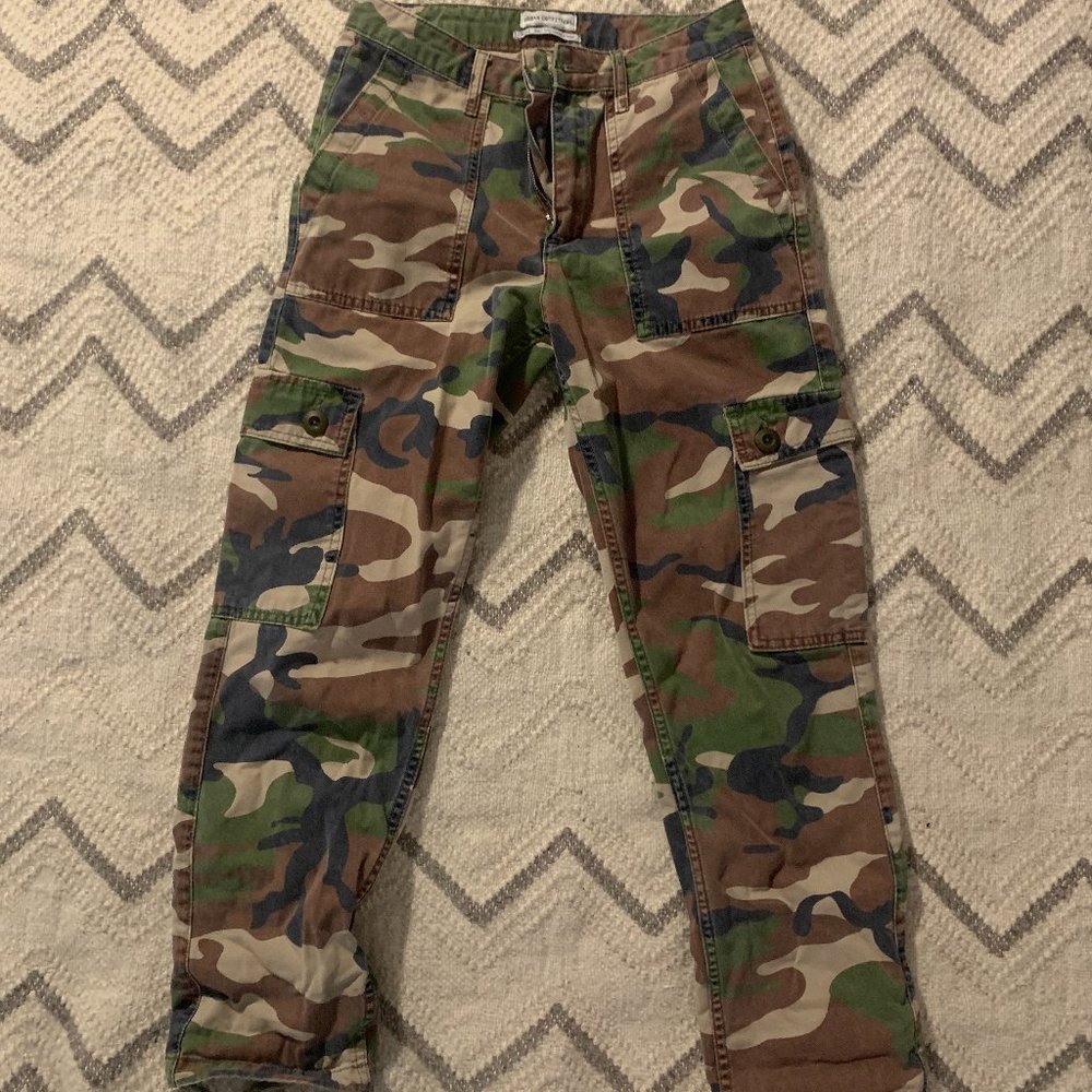 Urban Outfitters Camo Pants Size 0